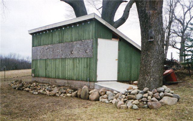 Nadek: Get Building a chicken coop in a garage